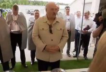 Лукашенко вспомнил молоко Путина и поспорил с производителем