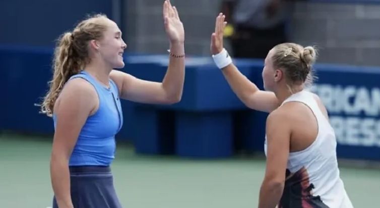 Российский дуэт Андреева и Шнайдер пробился в четвертьфинал US Open