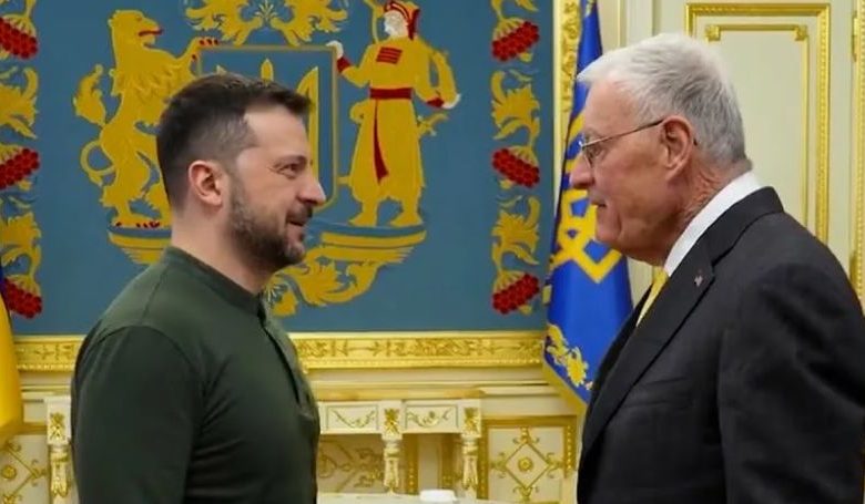 Зеленский рассказал, о чём говорил с Келлогом в Киеве