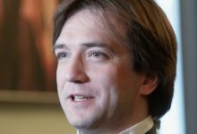 Петр Красилов тайно женился на поклоннице из Петербурга