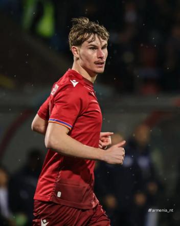 Ле Брис высоко оценил развитие Герагусяна в системе «Сандерленда»1