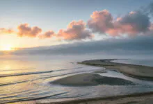 Шторм на Камчатке: море затопит песчаные косы 10 апреля