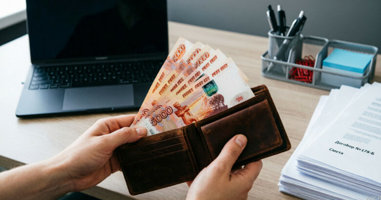 На Камчатке судоремонтная компания оставила сотрудника без зарплаты