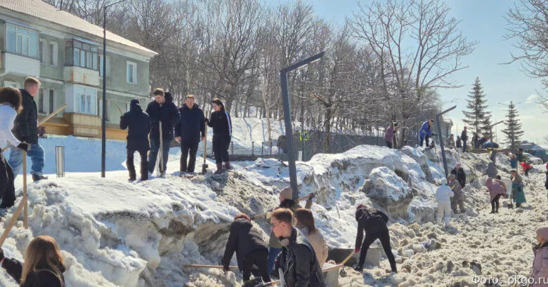 Петропавловск-Камчатский вышел на масштабную уборку улиц